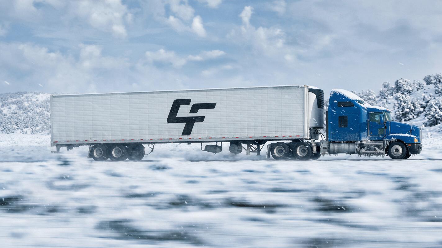 Camion-remorque avec le logo CF